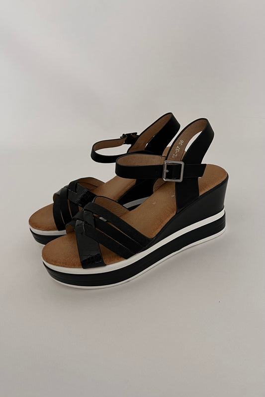 Sandaletten „37“